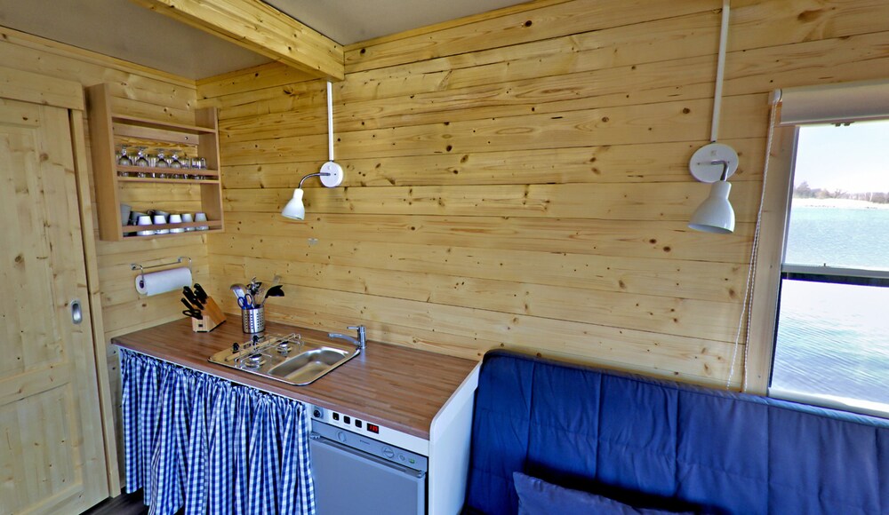 Bunbo Das Bungalowboot In Brandenburg An Der Havel Hotel Rates Reviews On Orbitz