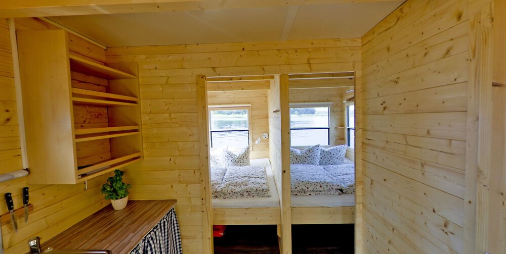 Bunbo Das Bungalowboot In Brandenburg An Der Havel Hotel Rates Reviews On Orbitz