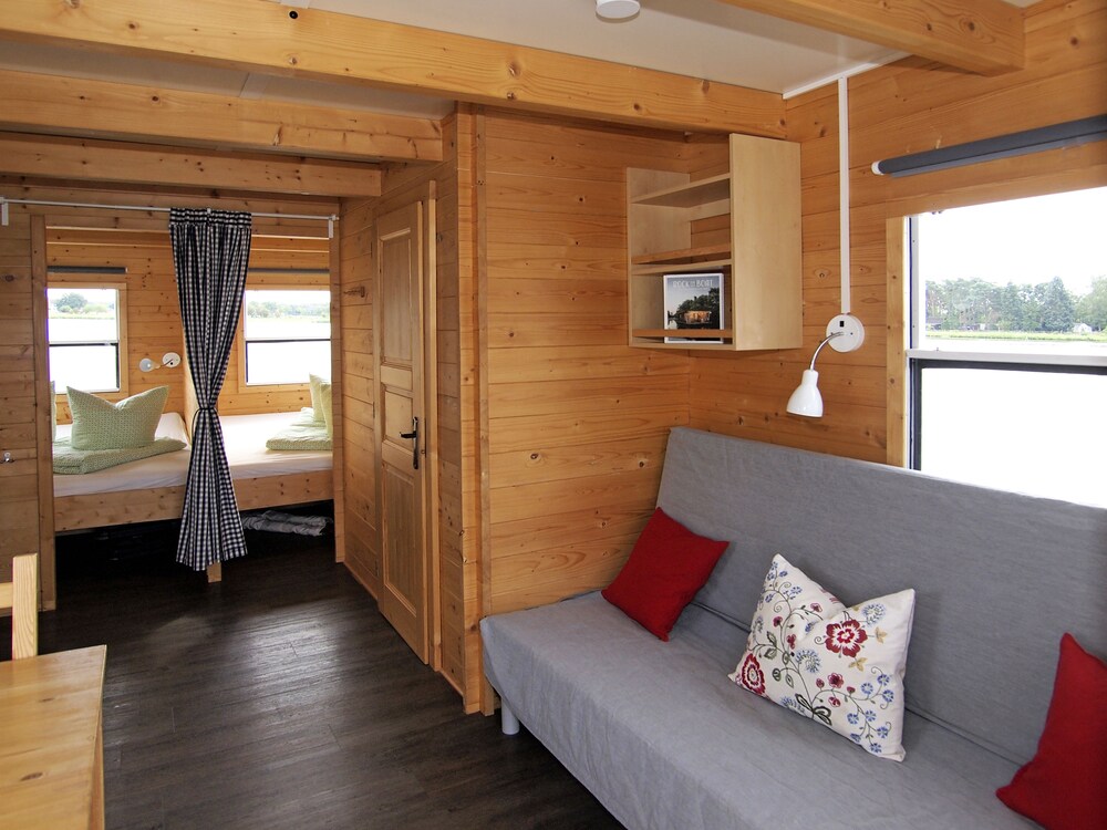 Bunbo Das Bungalowboot In Brandenburg An Der Havel Hotel Rates Reviews On Orbitz