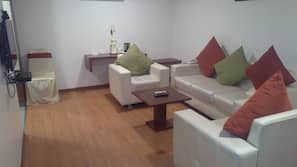 In-room safe, blackout curtains, free WiFi, linens
