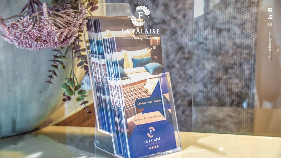 Hotel La Falaise Bonapriso