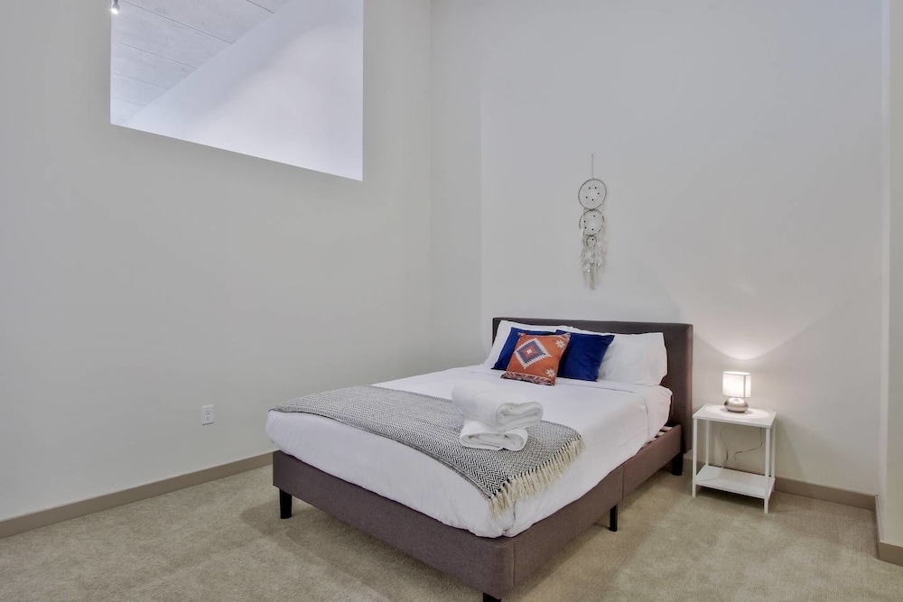 Spacious Retreat in Heart of Wichita in Wichita, United States