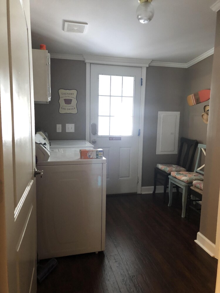 LAKE MARION LAKE FRONT VACATION RENTAL, Manning Room Prices & Reviews