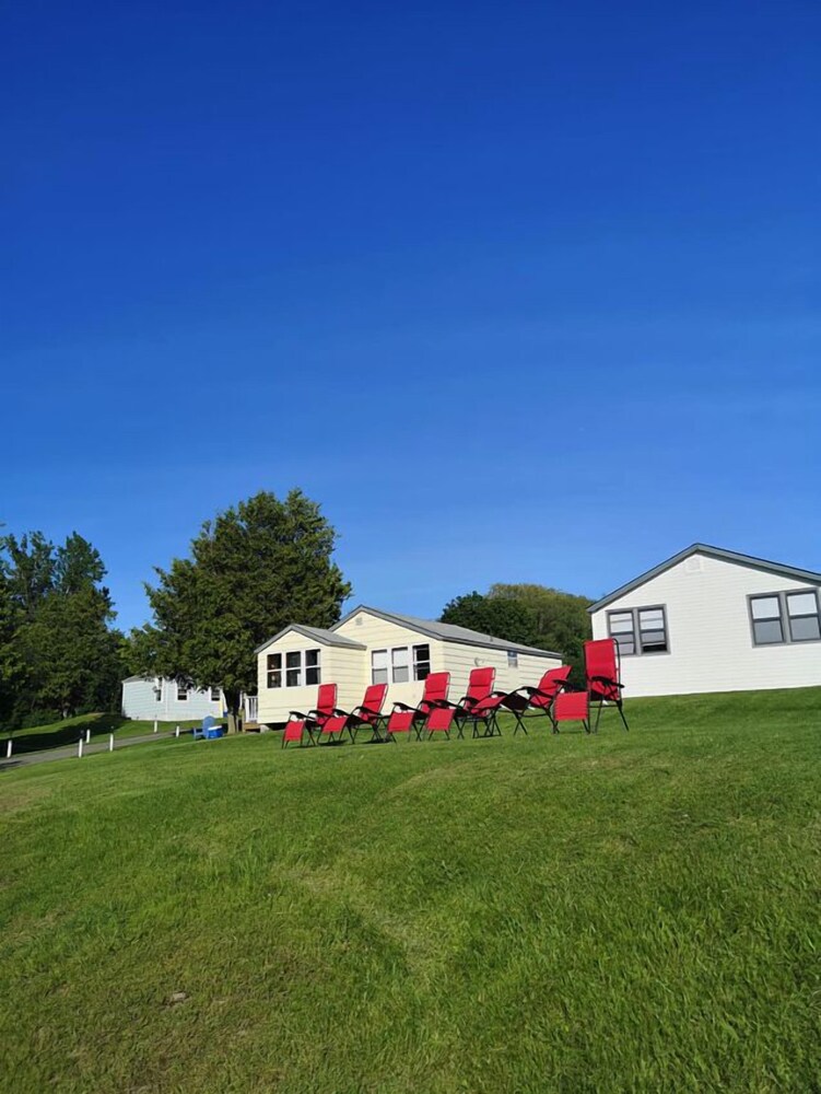 Cribs on East Lake in Prince Edward Best Rates & Deals on Orbitz