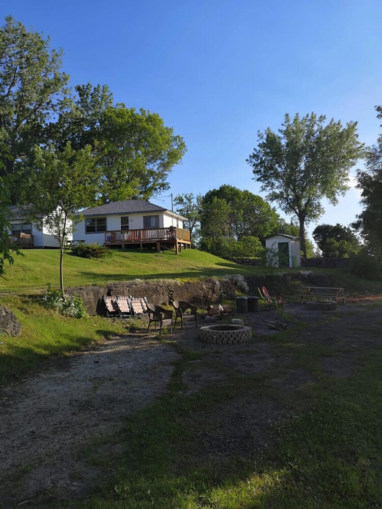 Cribs on East Lake in Prince Edward Best Rates & Deals on Orbitz