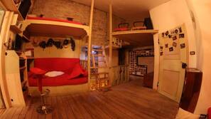 6 bedrooms, in-room safe, iron/ironing board, WiFi