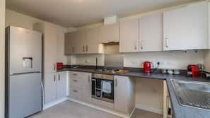 Fridge, microwave, oven, hob