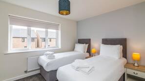 Iron/ironing board, free WiFi, linens