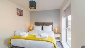 Iron/ironing board, free WiFi, linens