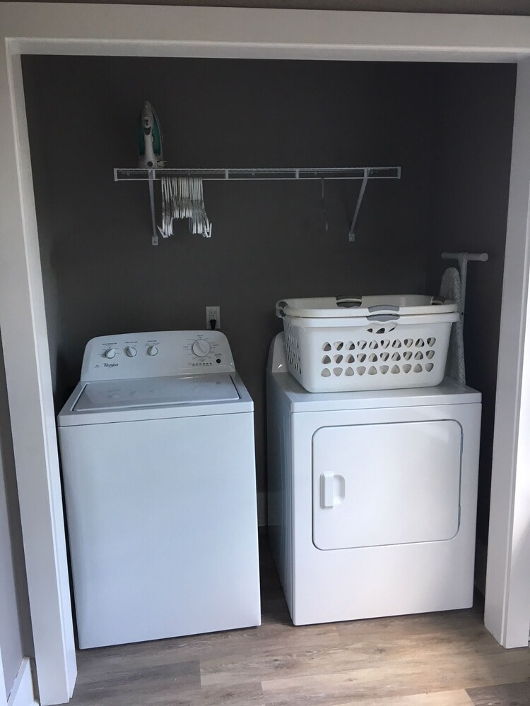 1920's Cozy Cottage within walking distance to Oaklawn race track!