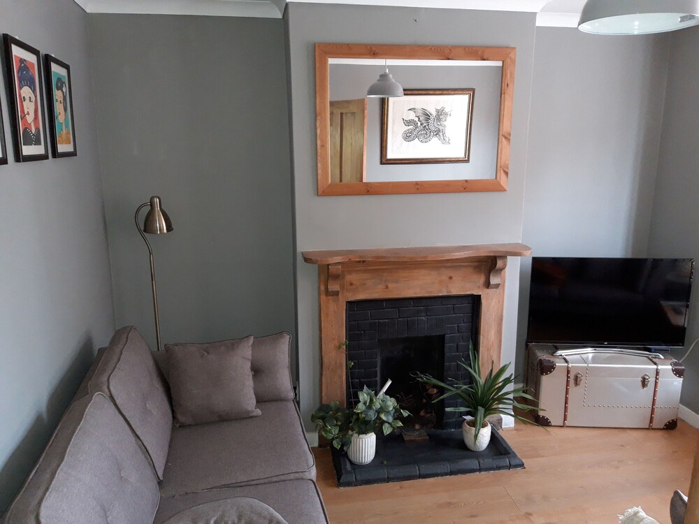 Edwards Cottage Grove Road Cottages in StratforduponAvon Best