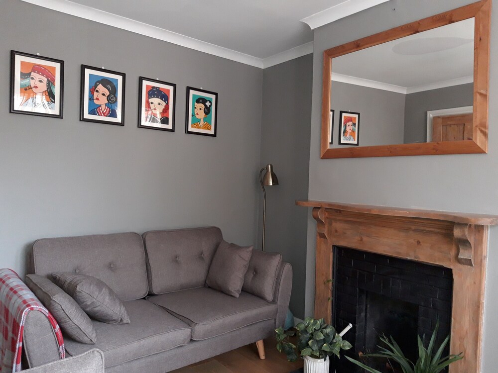 Edwards Cottage Grove Road Cottages in StratforduponAvon Best