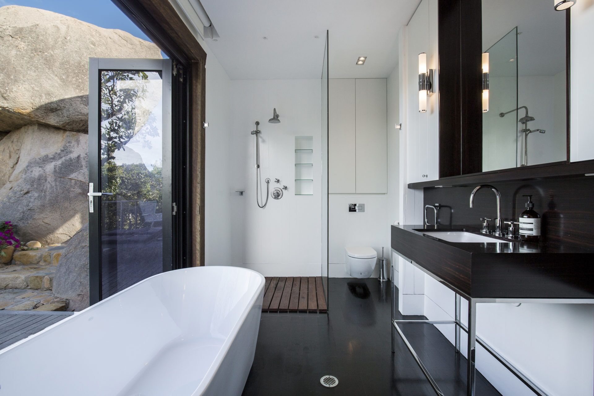 The Pavilions - Picnic Bay, QLD