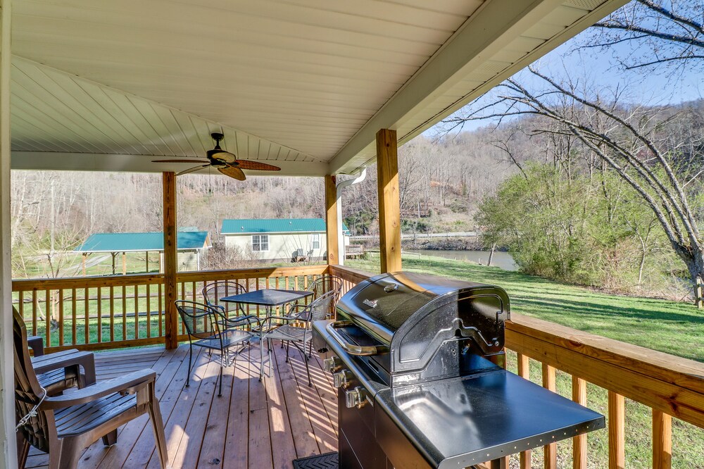 Handicap accessible riverfront home - outdoor firepit & hot tub!