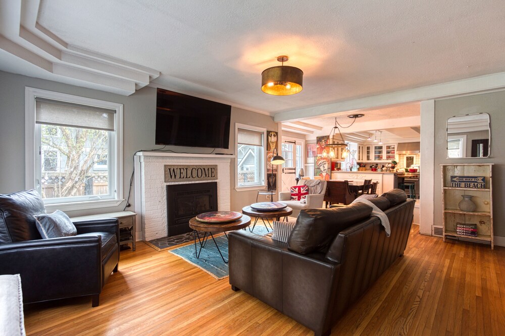 Steps To Beach Park Charming Home W A Gas Fireplace