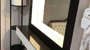 In-room safe, individually decorated, individually furnished, desk