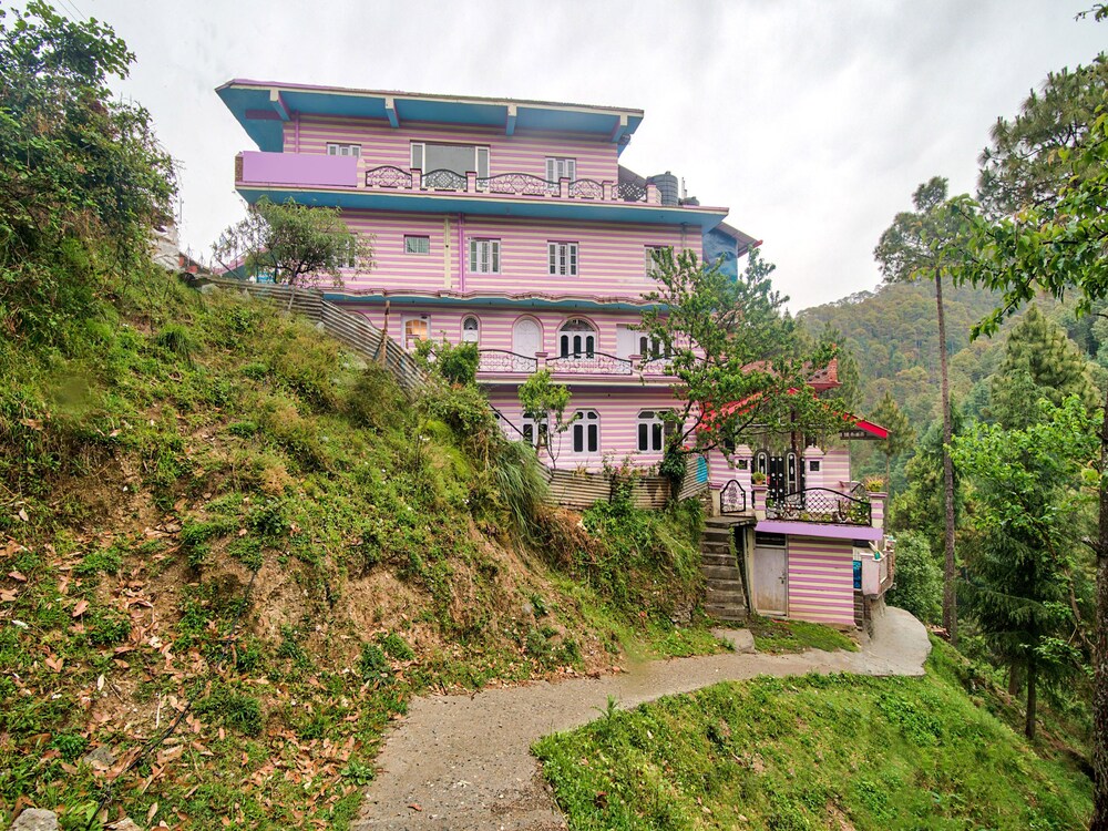 OYO 13736 Hotel Stay Well in Dalhousie, India