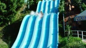 Toboggan aquatique