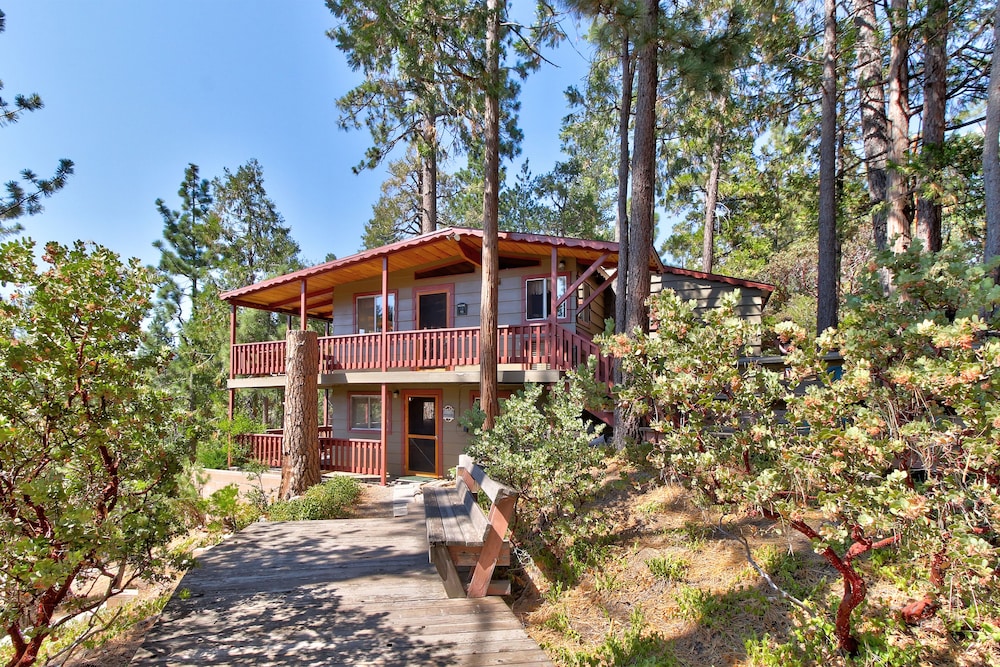 Multi Unit Cabin For Multiple Families Multi Level Deck