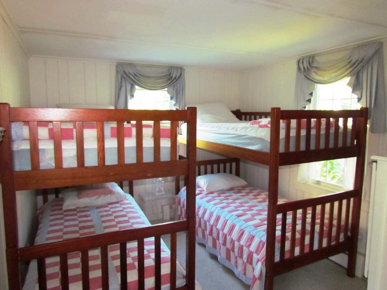 Perfect Cottage - Lovely waterviews & walk to beach - heat & AC in Chatham, United States