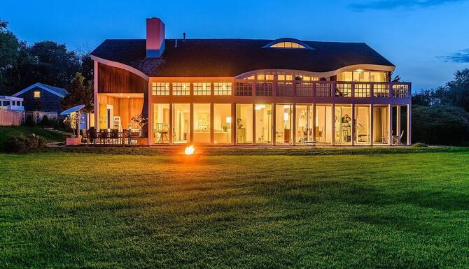 The Wave Is A Modern Home That Is The Ideal Retreat For Hamptons