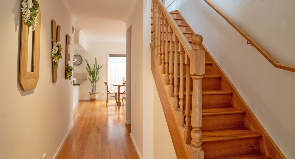 AUJOY 4 Bed  Townhouse Glen Waverley