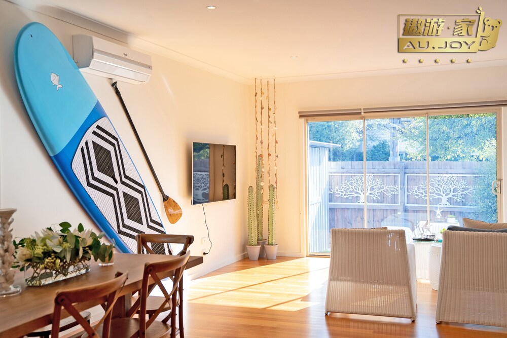 AUJOY 4 Bed  Townhouse Glen Waverley