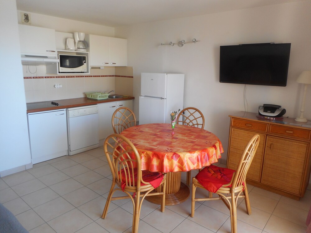 Valras Plage Vue Mer Piscine Plage In Beziers Hotel Rates