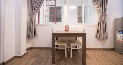 Reddoorz Plus Near Tan Dinh Market