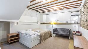3 bedrooms, free WiFi, linens