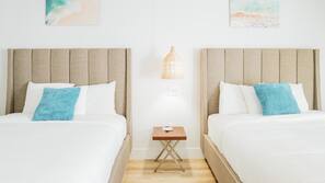 Hochwertige Bettwaren, Pillowtop-Betten, Schreibtisch