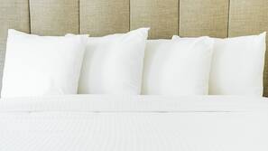 Hochwertige Bettwaren, Pillowtop-Betten, Schreibtisch