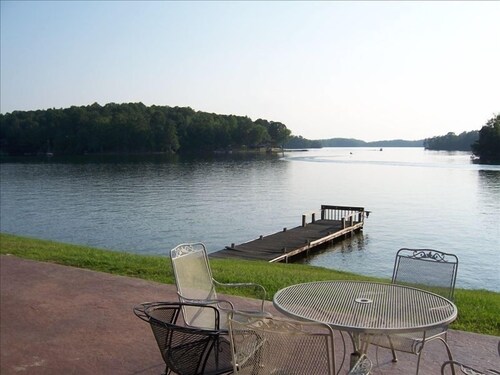 Lake Front Cabin Pier Fishing Boat Ramp On Property Great Auburn