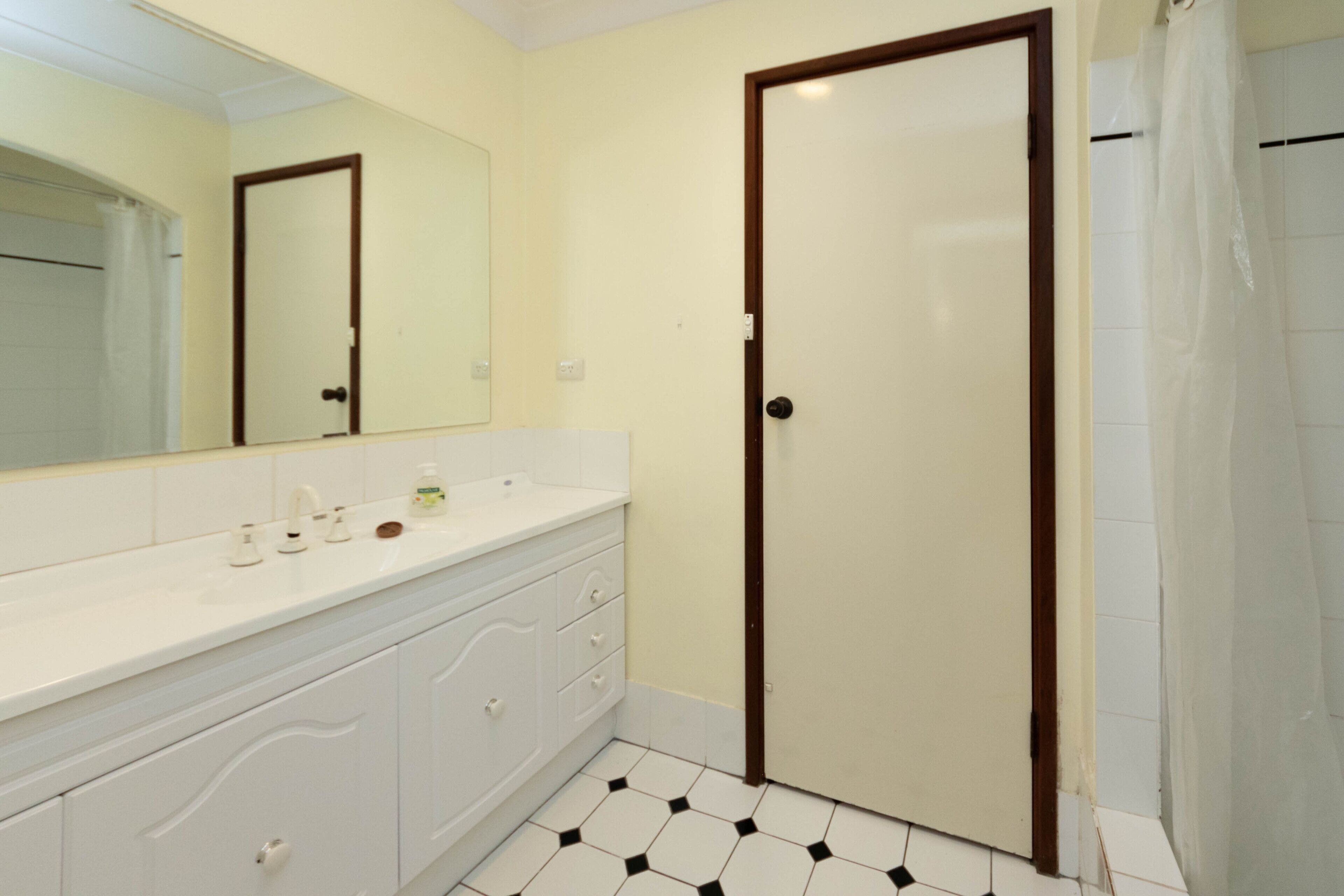 Cosy Lodge Leeming close to Fiona Stanley Hospital