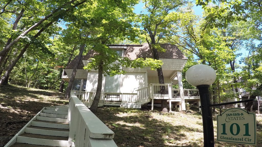 Tan-Tar-A Estates #1404877 - 3 Br Home in Osage Beach, United States