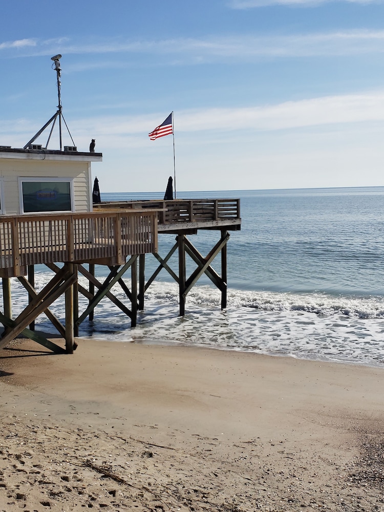 Edisto Beach CondoYour Beach Vacation AwaitsWalk to Beach in Edisto