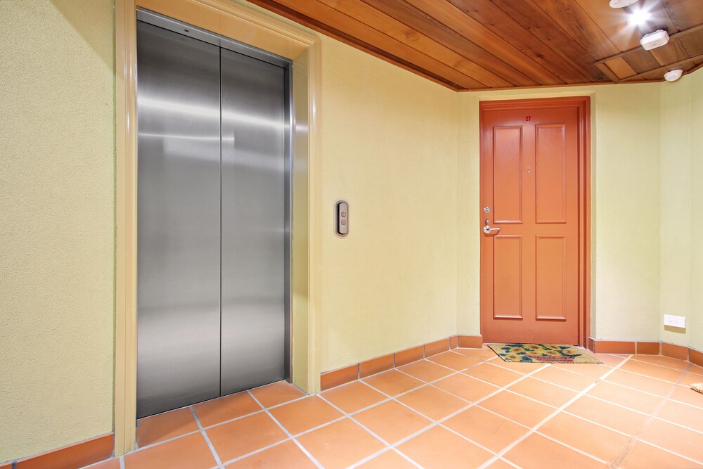 27 Bayview Grande