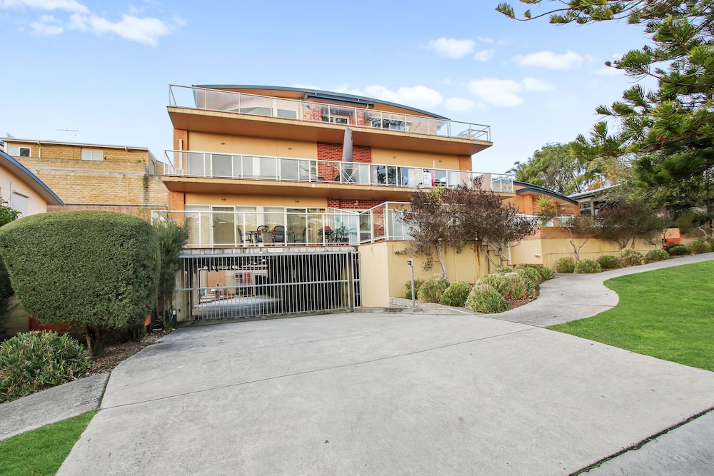 27 Bayview Grande