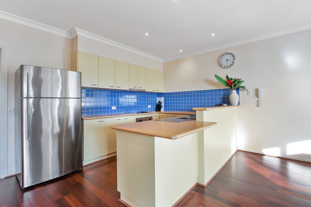 27 Bayview Grande