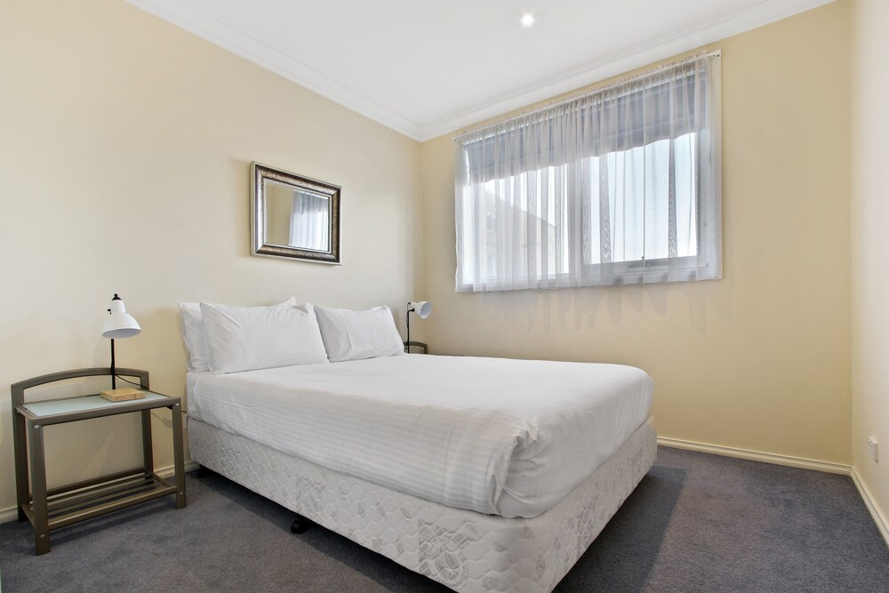 27 Bayview Grande