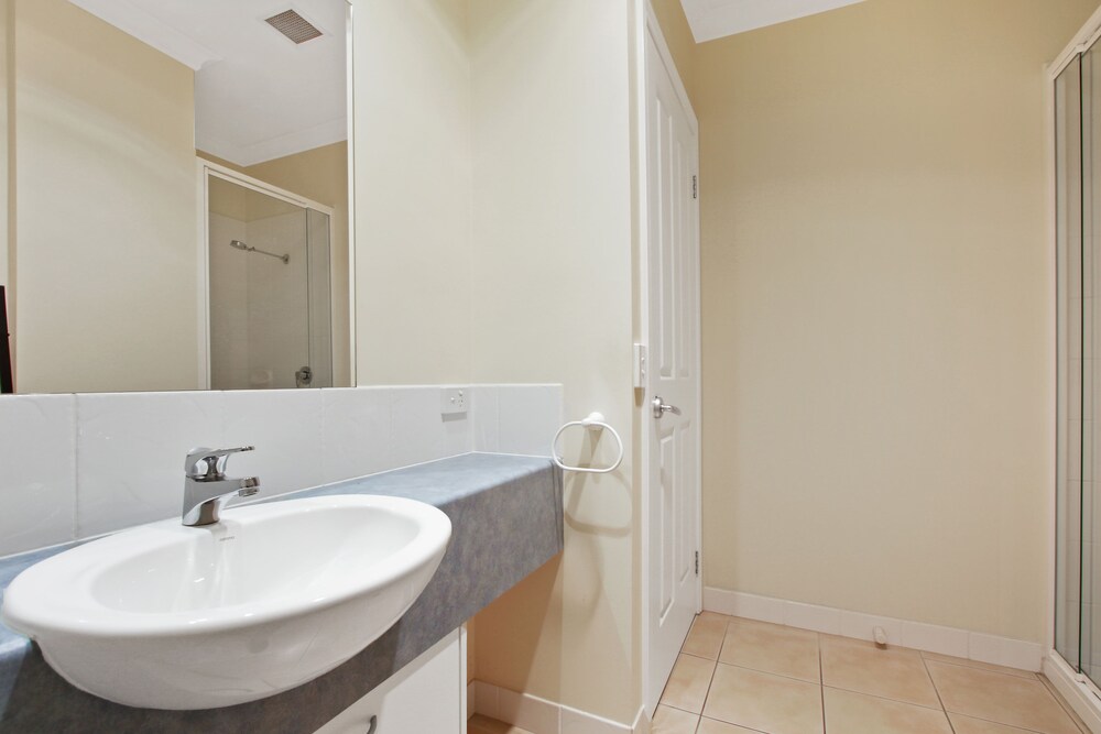 27 Bayview Grande