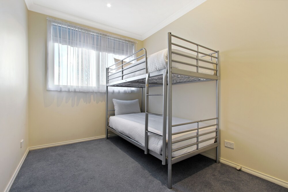 27 Bayview Grande