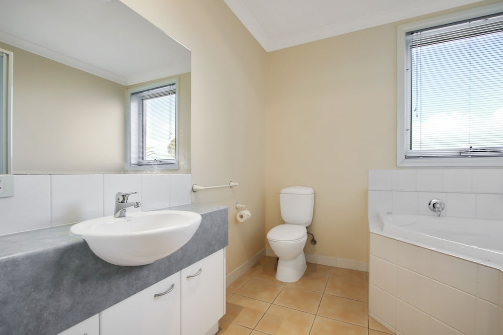 27 Bayview Grande