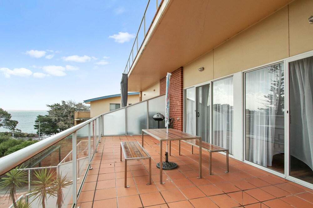 27 Bayview Grande