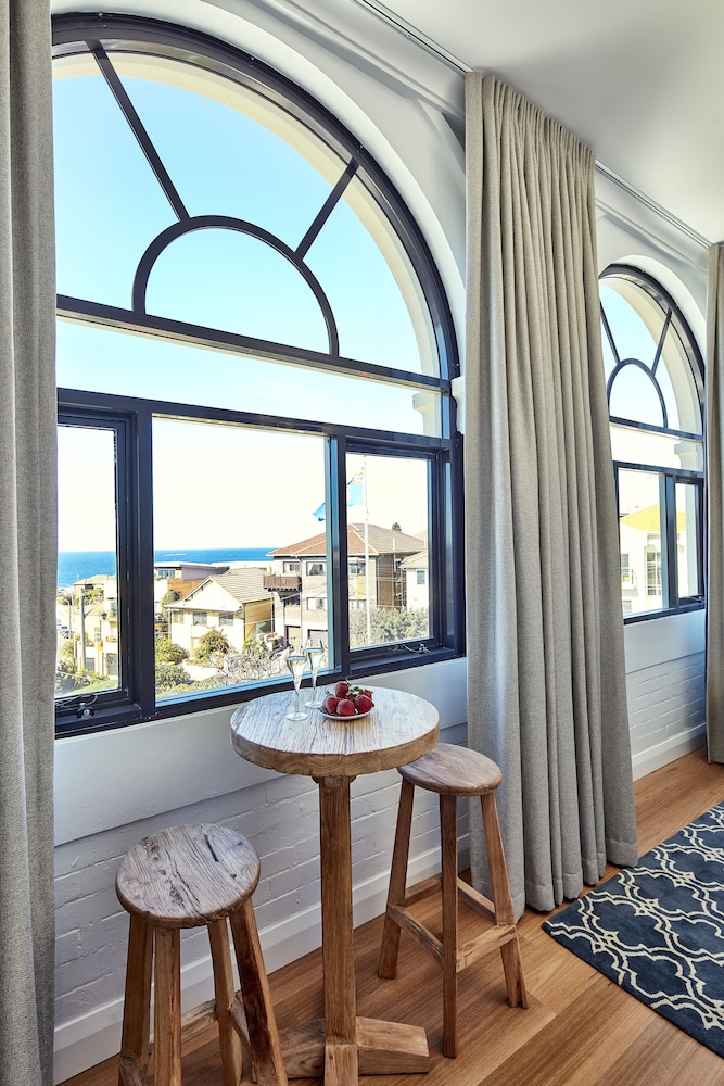 The Clovelly Hotel