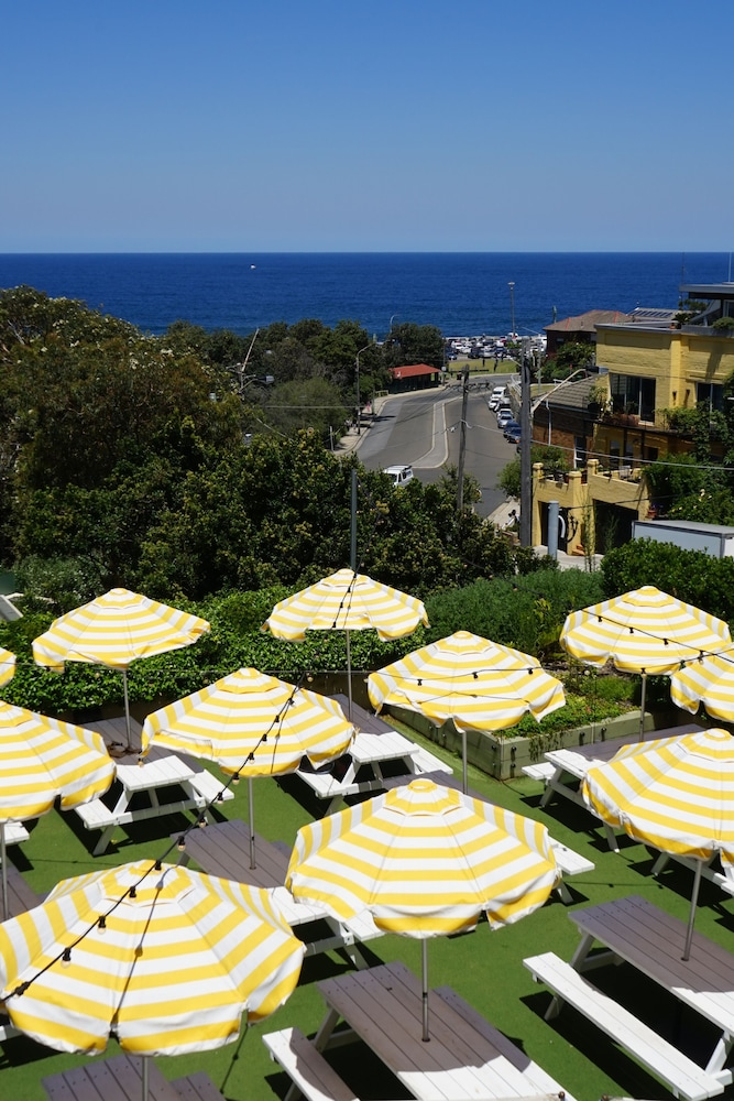 The Clovelly Hotel