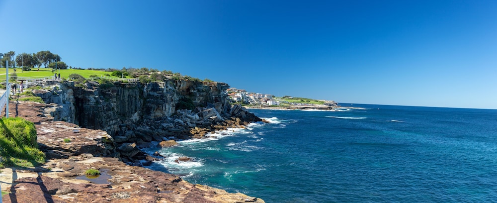 The Clovelly Hotel
