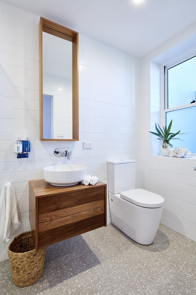 The Clovelly Hotel