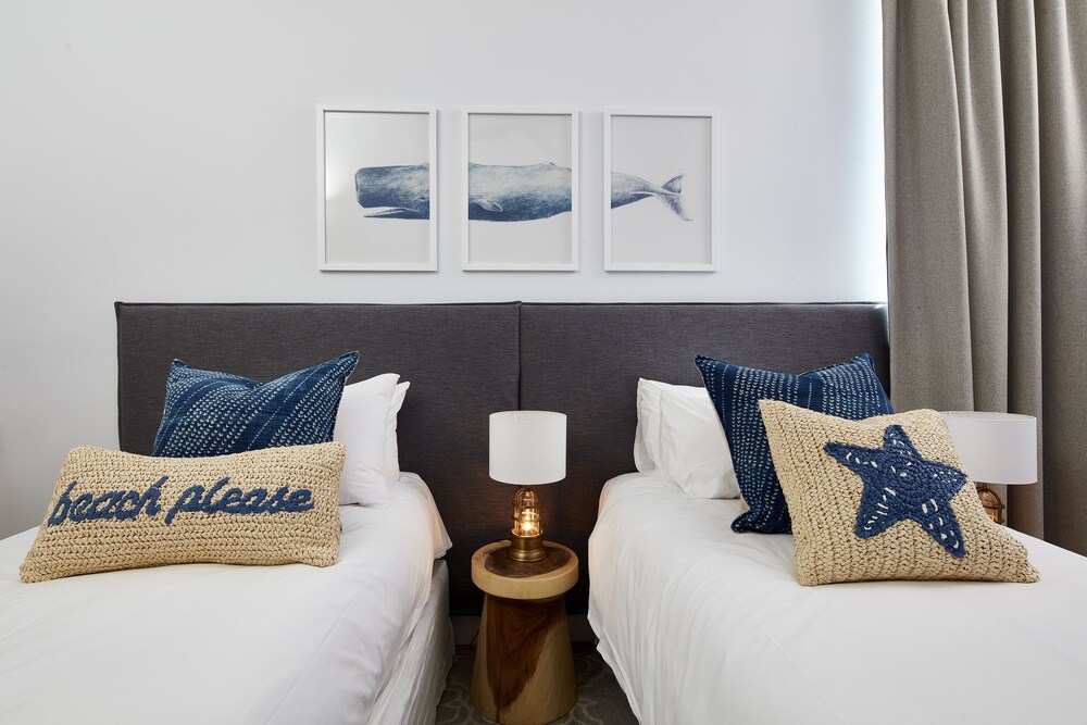 The Clovelly Hotel