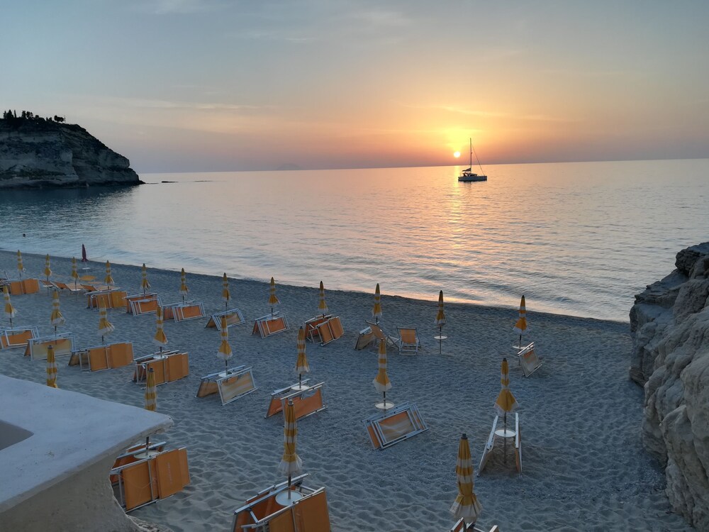 Le Roccette Mare In Tropea Italy Expedia
